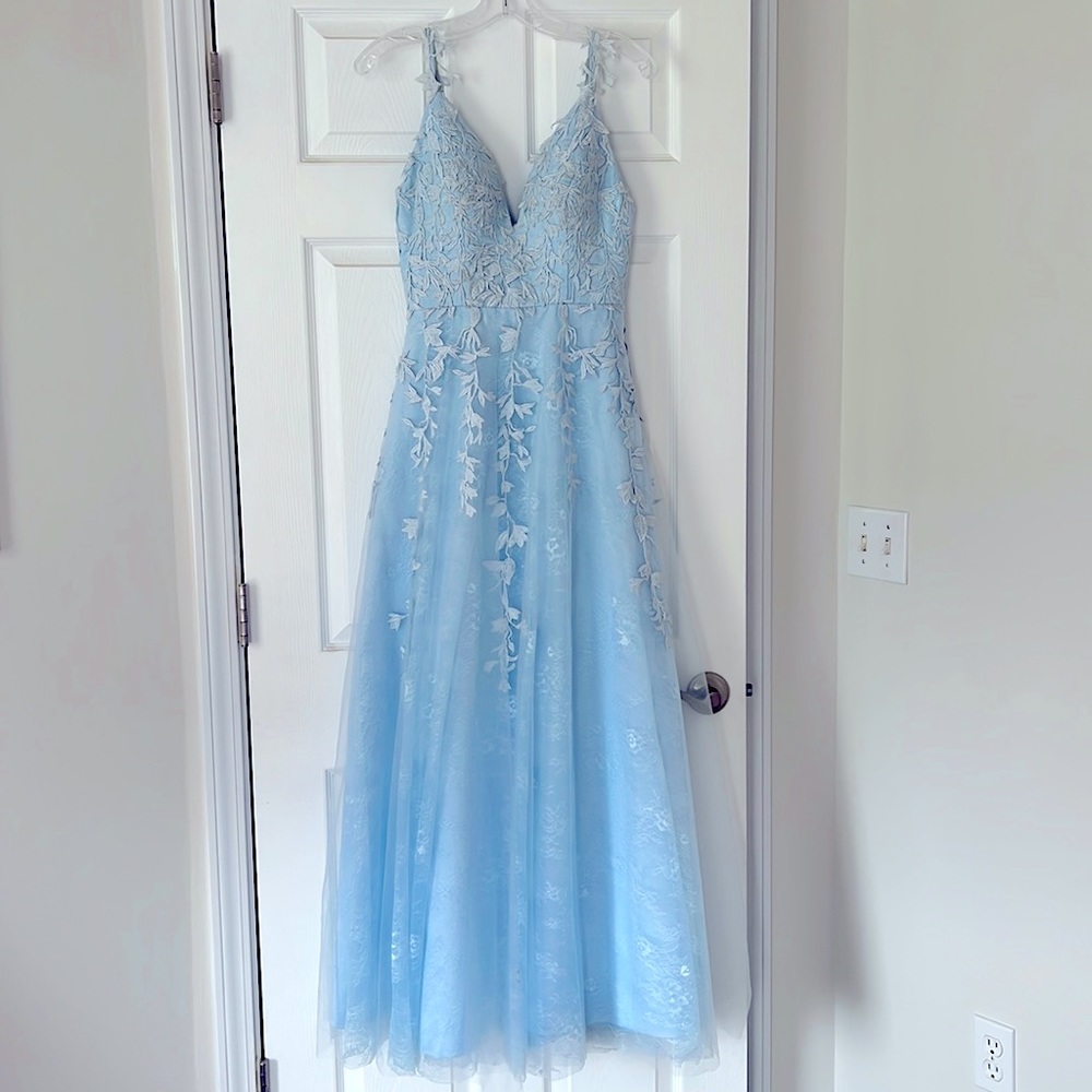 Floral Pastel Blue Appliqué A-Line Princess Tulle V Neck Size 4